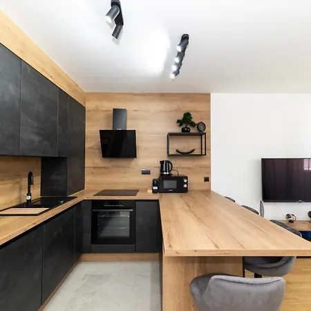 Bella Notte By Belmont Realty * زادار